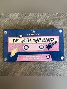 essence I'm With The Band Eyeshadow Palette — Pink & Navy